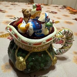 Studio Nova , Woodland Holly , Small covered Christmas creamer